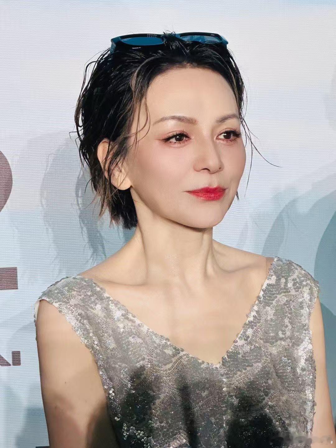 谢娜说王琳洁癖和李维嘉有一拼 娜姐提到李维嘉，竟是因为王琳的洁癖，这联想有点意思