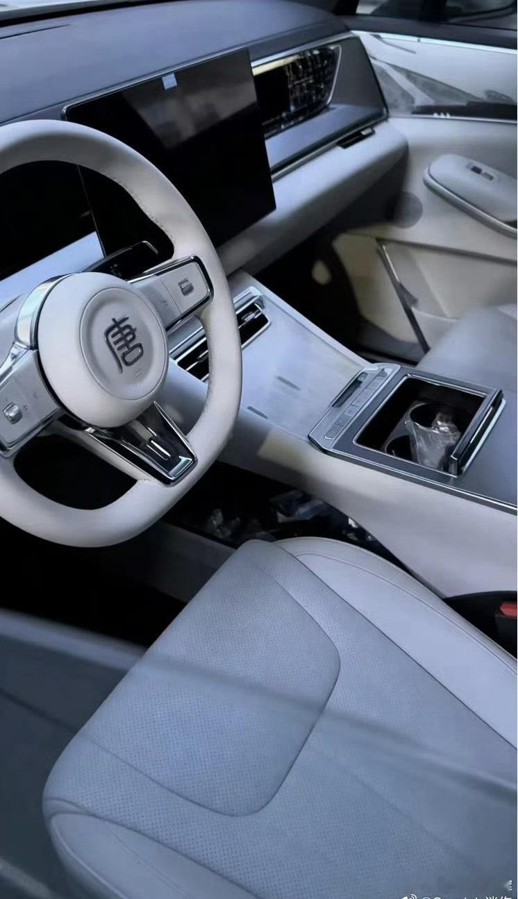比亚迪大唐内饰? 一眼惊艳到我了，特别是那个中国字“唐”，这回大家该满意了吧，我