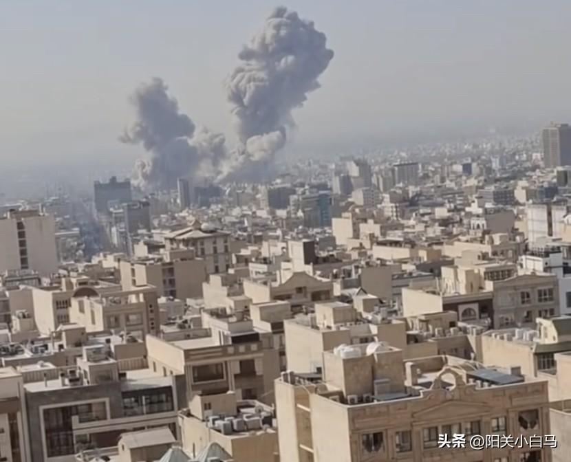 以色列国防部长称，以色列已对伊朗发动袭击，并宣布全国进入紧急状态。