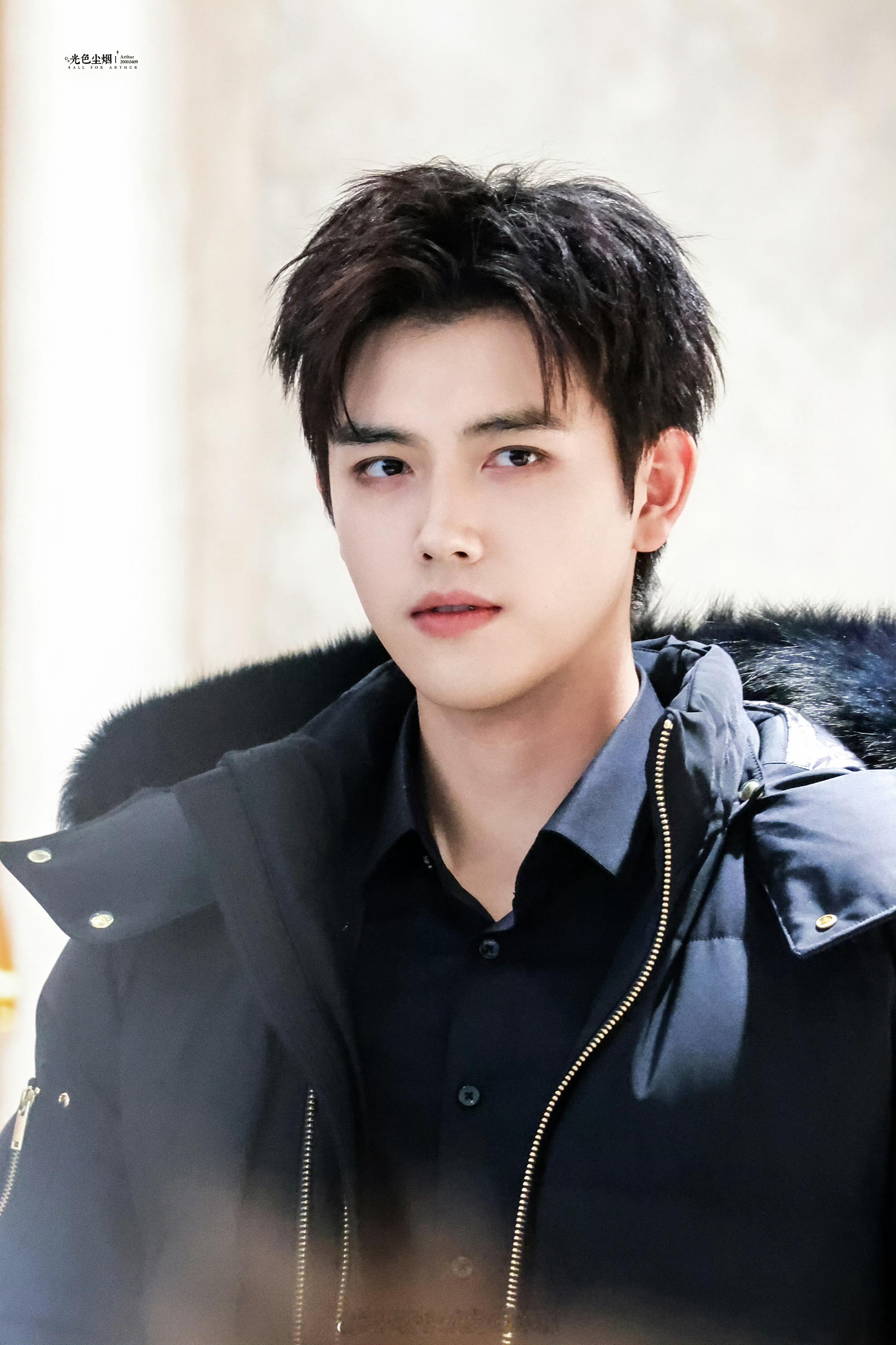 陈飞宇今天北京活动路透来了，大帅哥状态太好了 