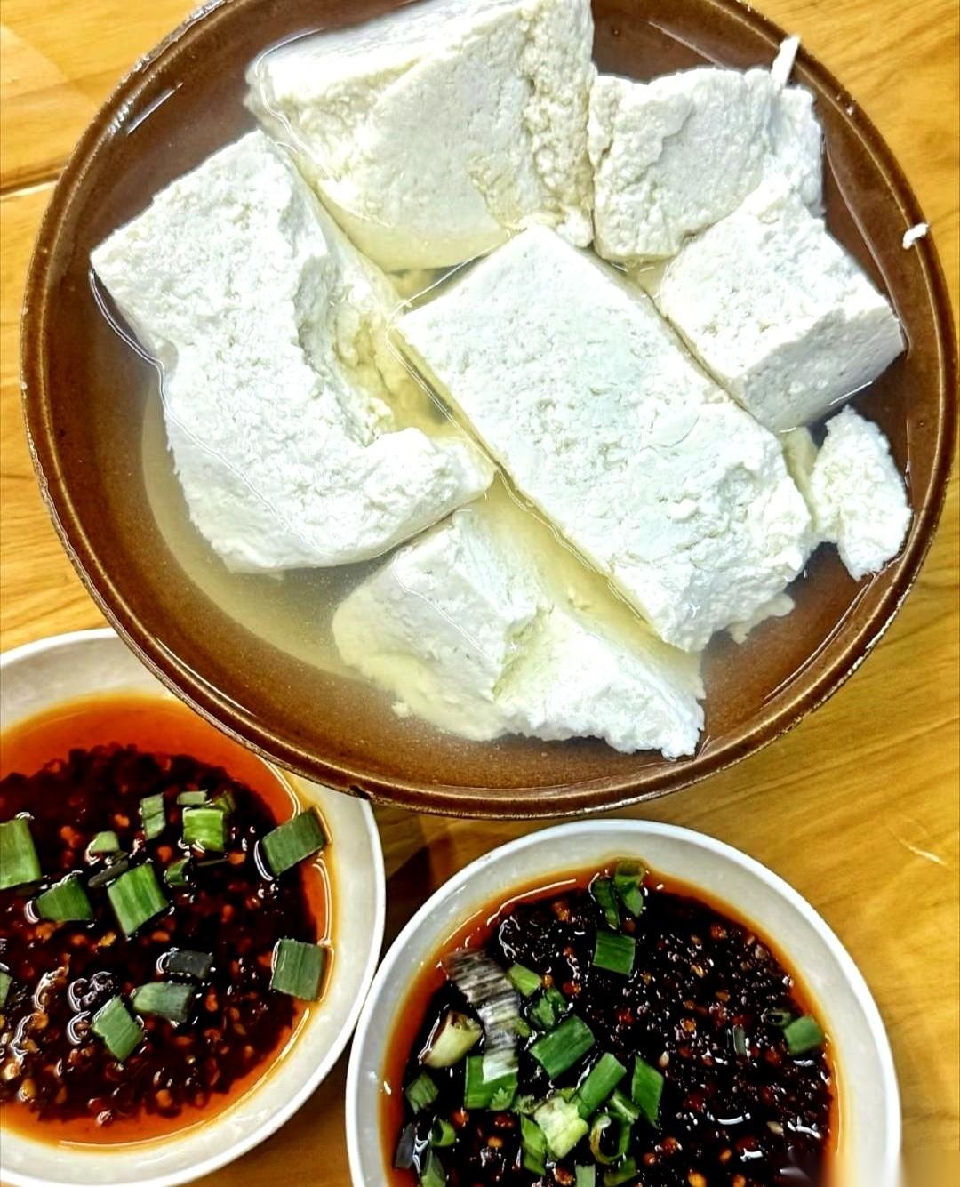 油炸豆腐泡、辣油豆皮和甜豆花被直接列进了10样不准碰的单子。
同样是过嘴瘾的荤腥