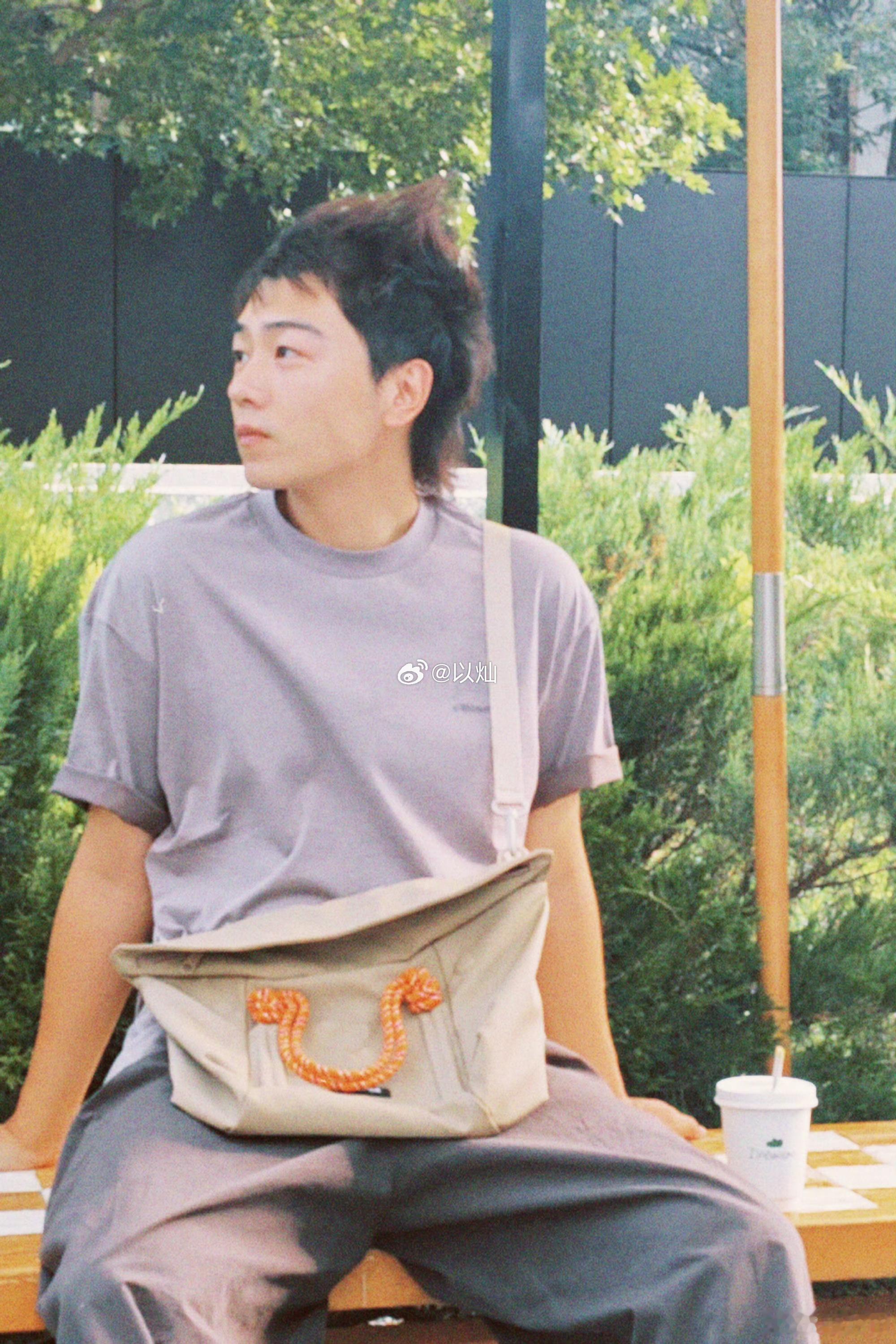 于翔向全世界安利于翔 于翔 他们仨环游世界        这世间青山灼灼星光沓沓
