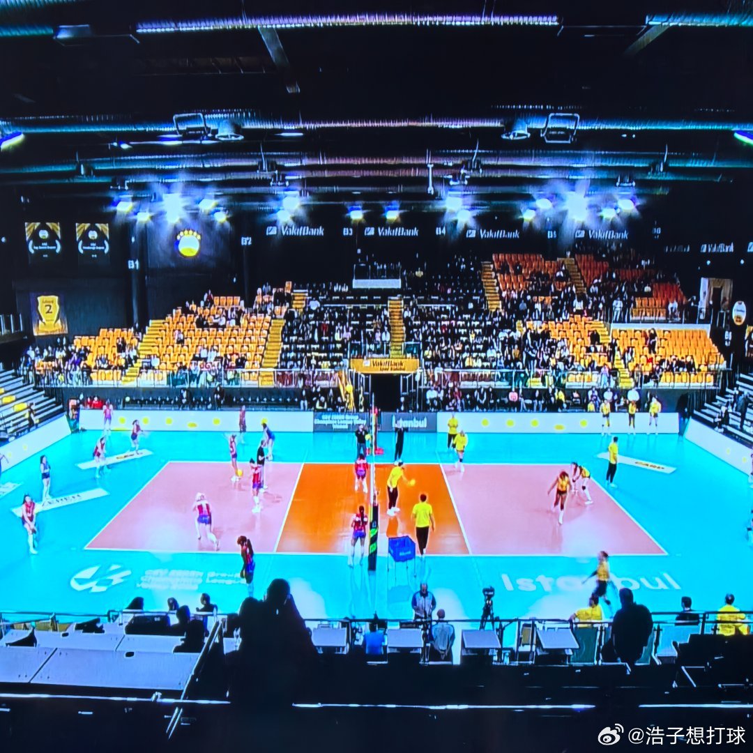 就看一会儿米兰能不能扛住了，是2土耳其+2意大利，还是3️⃣🇮🇹围剿e家🦁