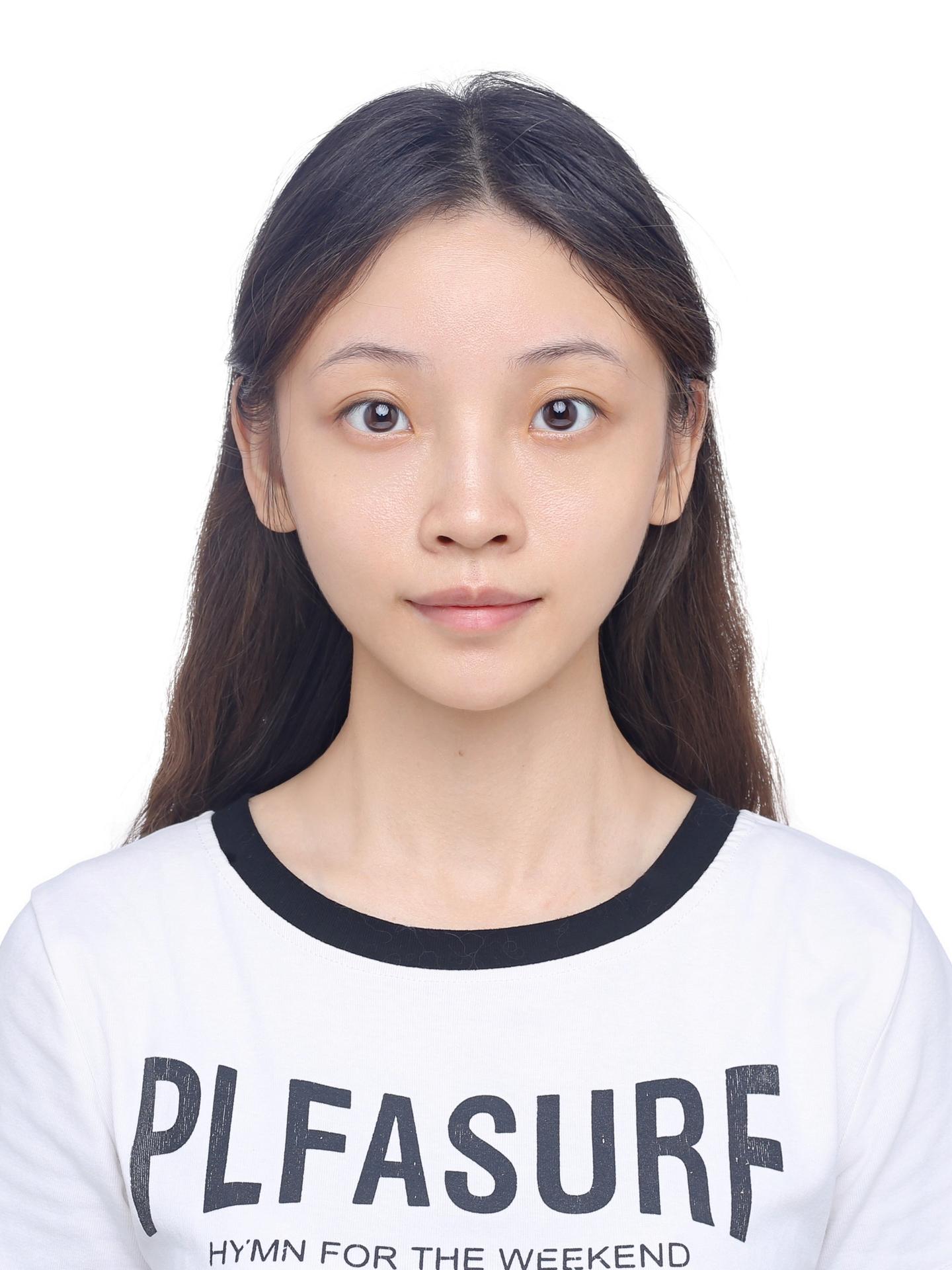 我们都是老实孩子。只是出cos有幸被大家看见了，我们都是老实孩子，我也...