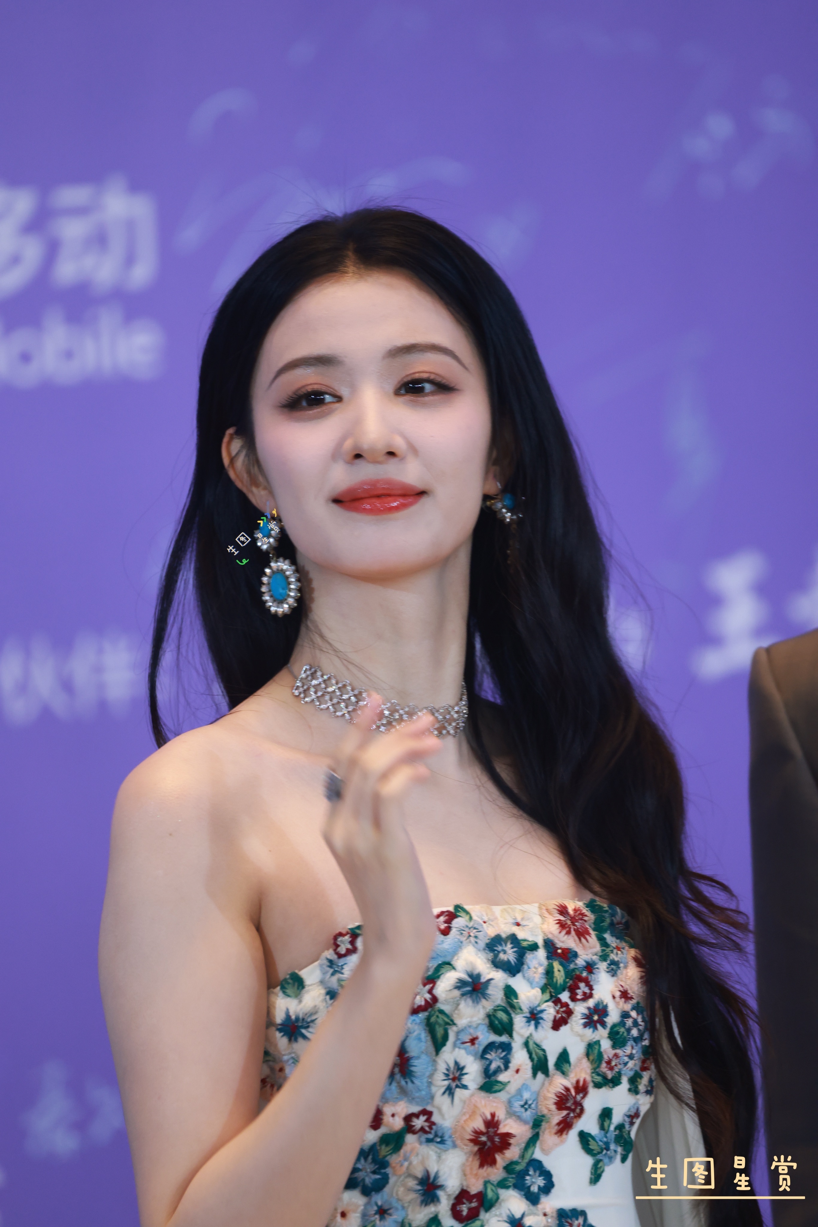 王楚然尖叫之夜红毯二沉鱼落雁的Chuan王楚然 小船美发屋做的斜刘海王楚然