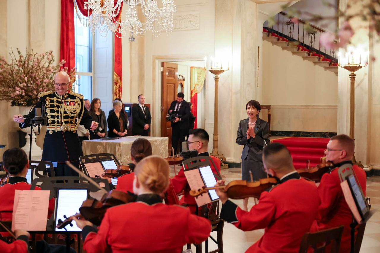 高市早苗发文感谢特朗普总统的隆重款待！

高市说，我们就广泛的问题进行了实质性和