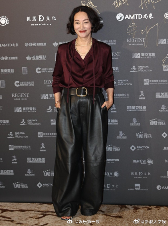 惠英红不想再拍打戏了 据港媒，近日受访时坦言已经不想拍打戏了，她说就算是很熟的人