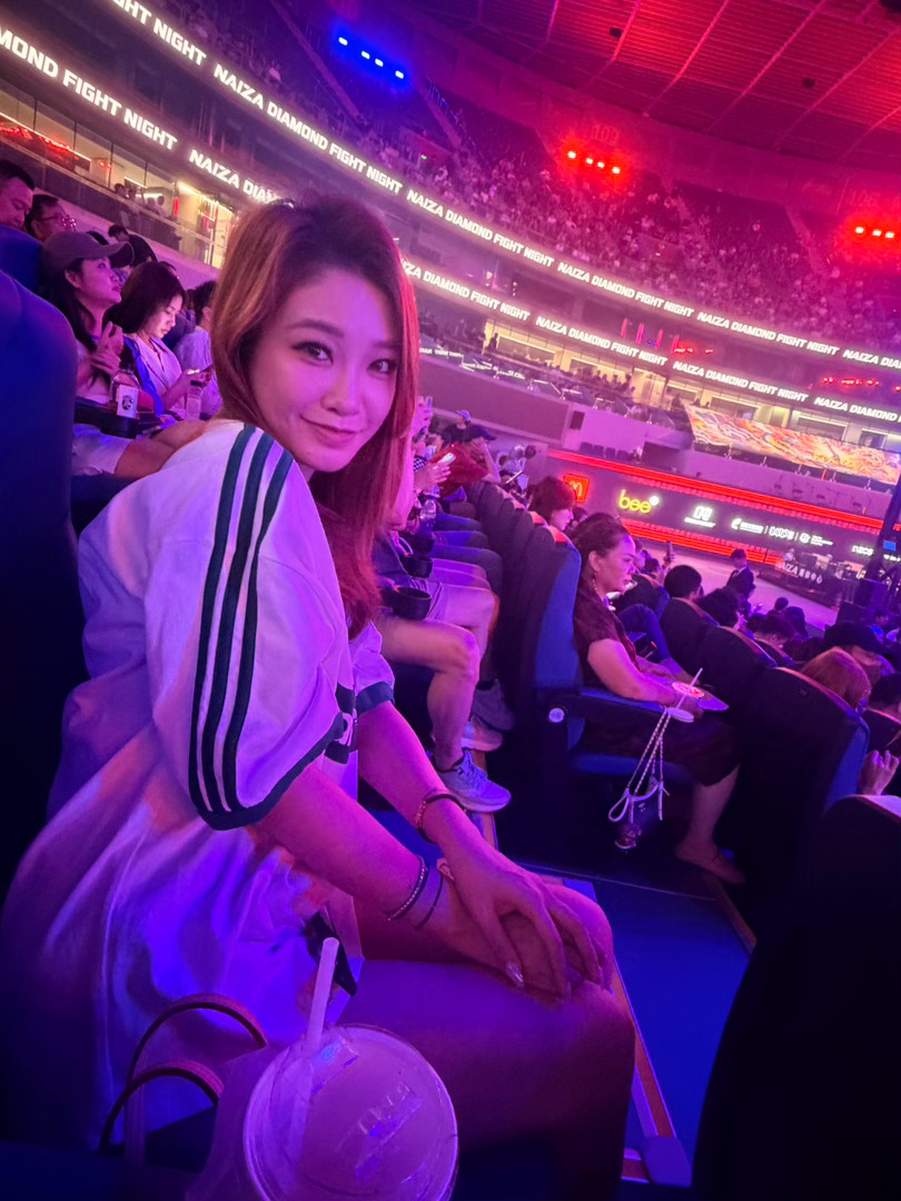 NAIZA🥊【今天的原图拍的极好】 