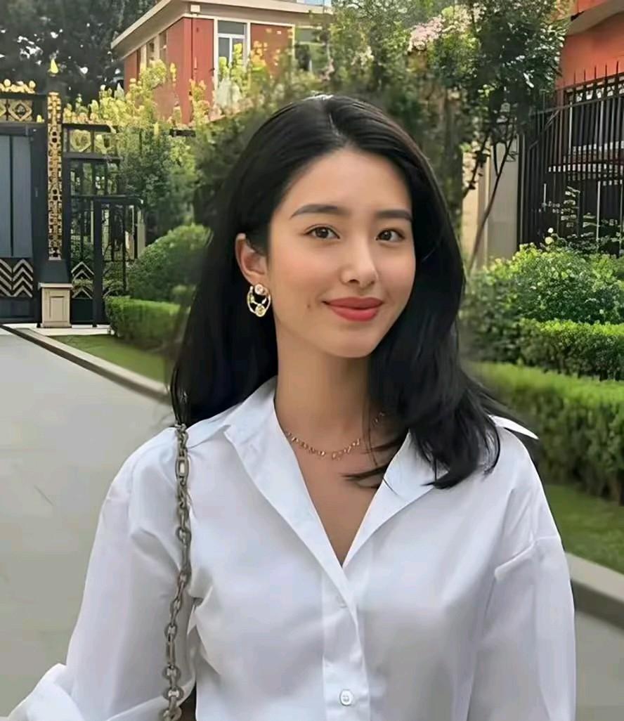 杨采钰真的是遇到真爱了！和富豪老公一块去北极旅行。

还大方的晒出了老公的正脸照