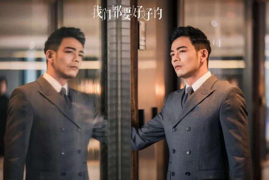 一直觉得，一个人的家教和底色，藏在细微的生活举止里，尤其是在饭桌上。
最近跟着老