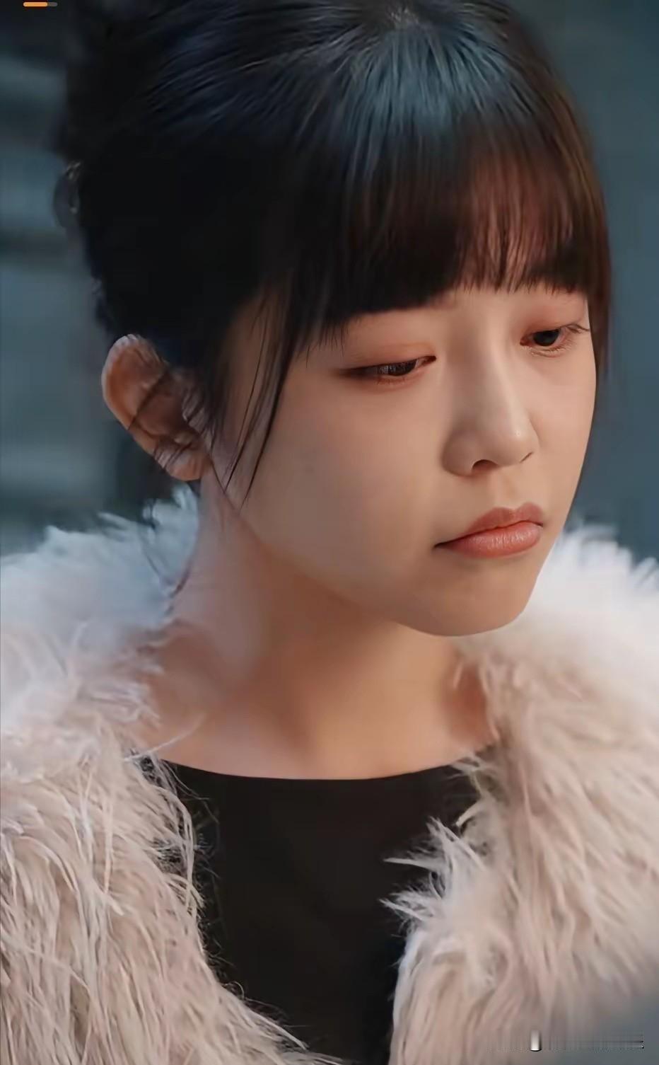 司晓迪演的短剧久喜欢偷拍，还有一句经典台词，你的顶流在和我约。

不知道她是入戏