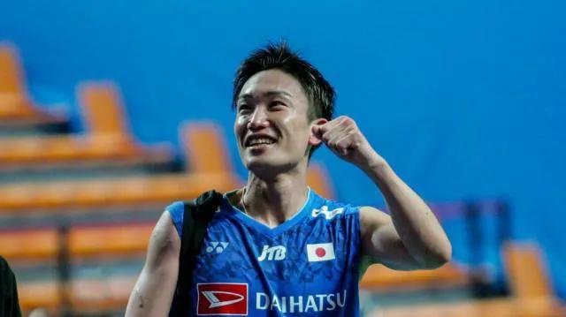 前世界第一桃田贤斗   21-16、21-15   战胜队友兼七号种子渡边航贵，