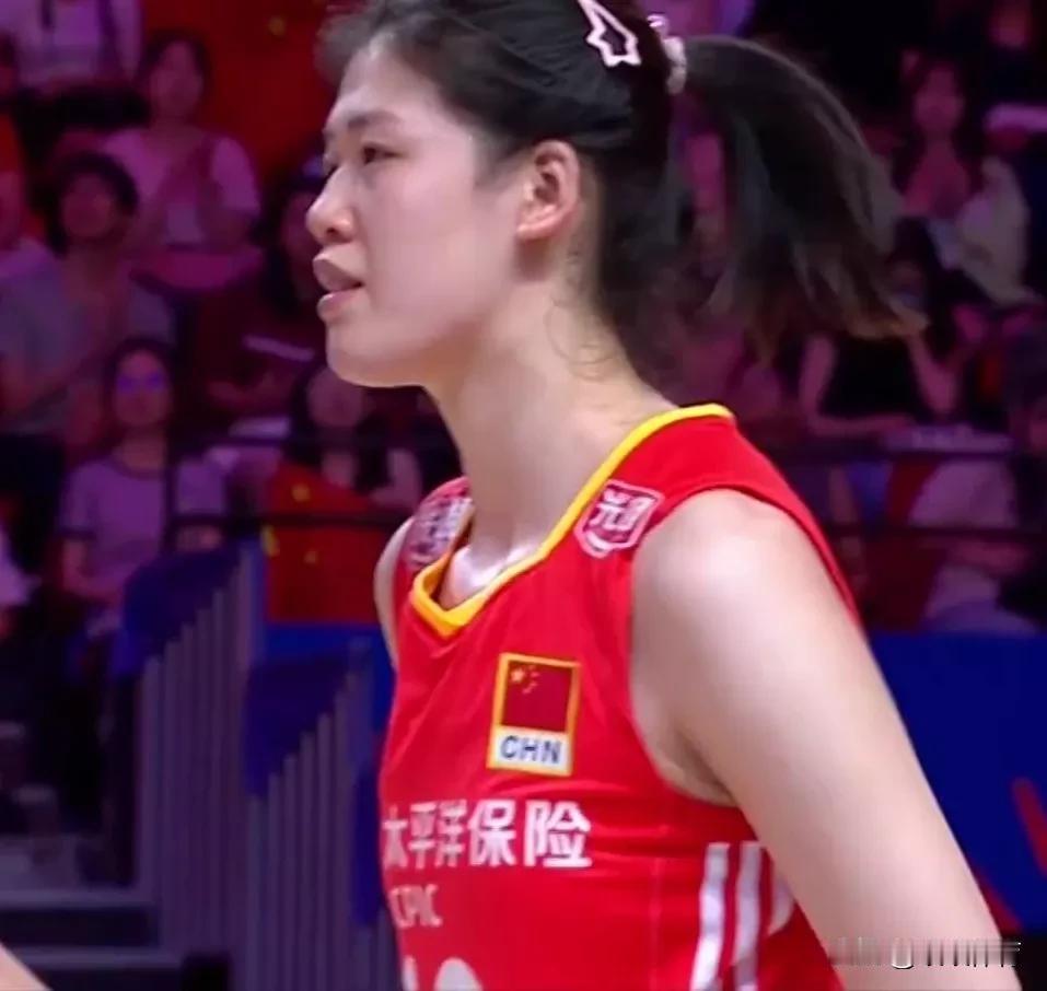 中国女排—土耳其
第一局，中国女排21：25失利。
由于朱婷腰部不适，吴梦洁首发