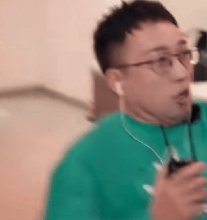 于老登此刻： ​​​