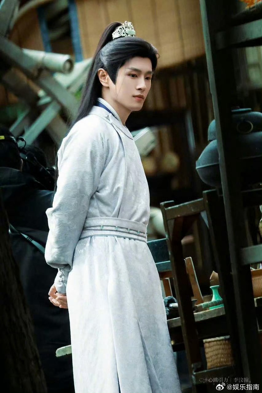 李汶翰予苍龙路透，一身白衣的龙君实在俊美 ，帅哦！ 