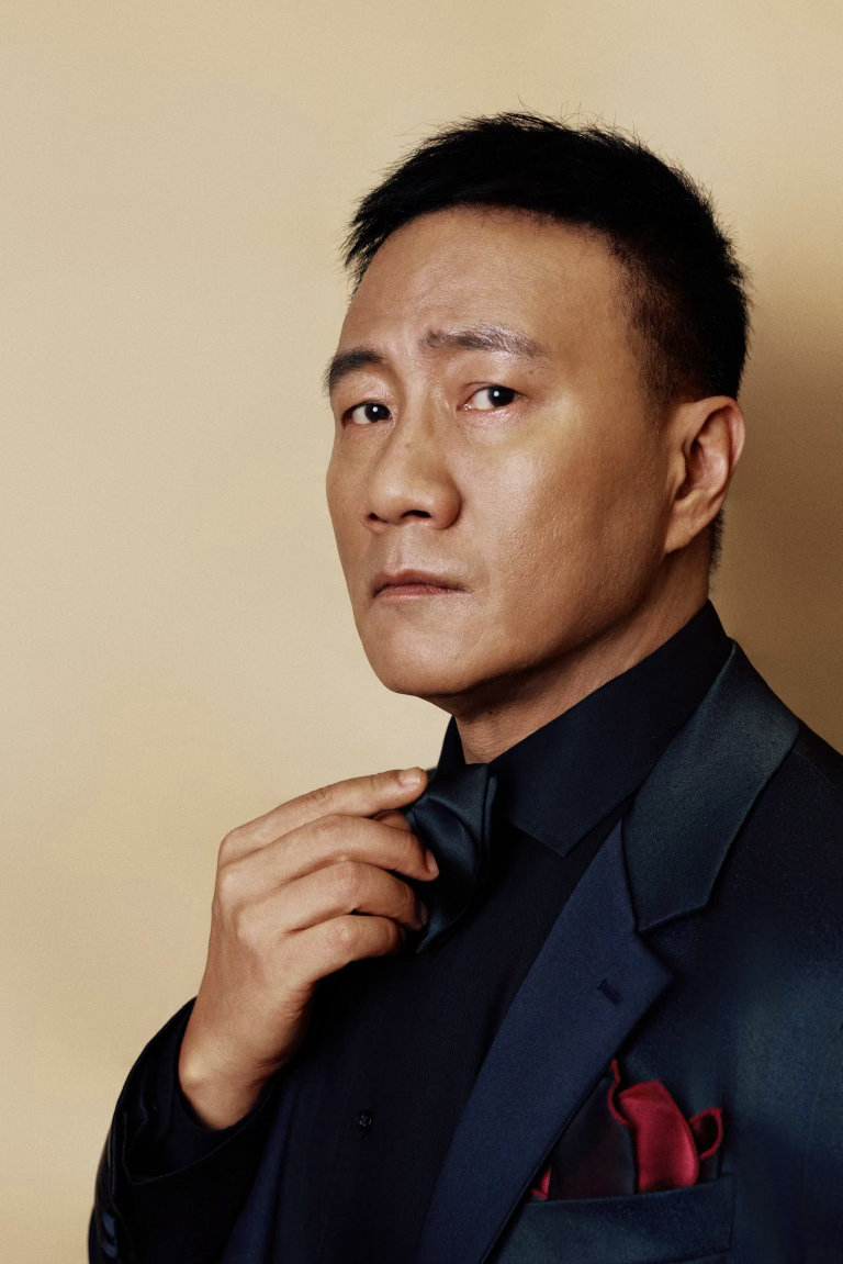 胡军问种草种几棵大哥小助理 胡军听到“种草”第一反应是种几棵草的时候，我直接笑出