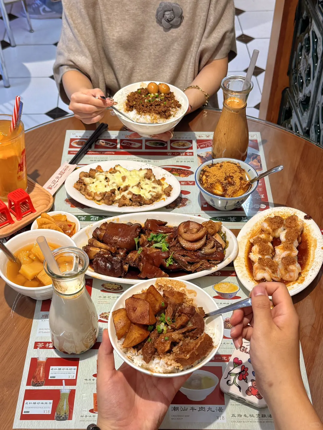 滨江道果然卧虎藏龙！街边复古小店吼吼吃…