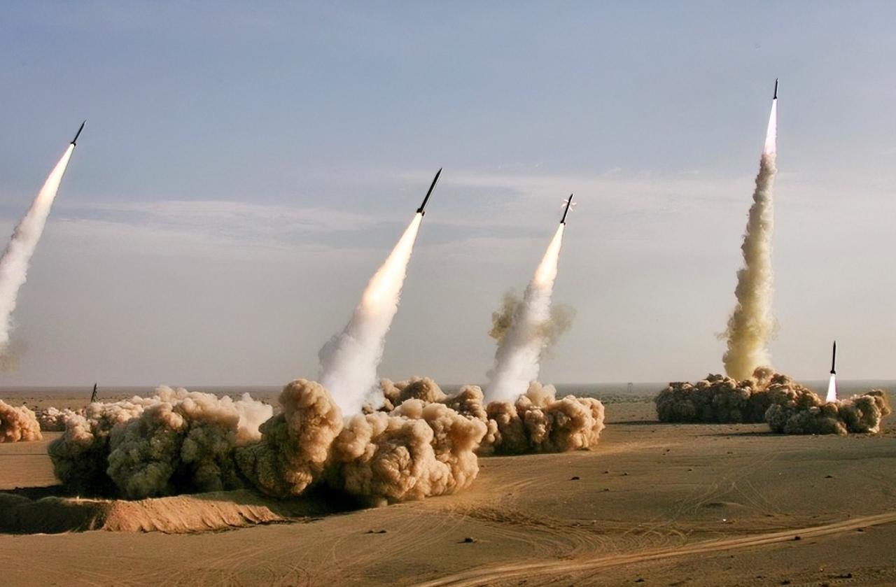 突发！伊朗宣布展开第 10 波攻势，美国多架战机折戟中东，刚刚，伊朗伊斯兰革命卫