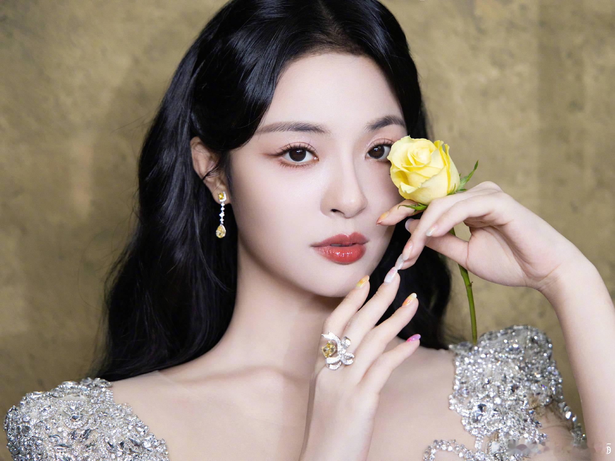 李莎旻子第九次歌手合伙人 李莎旻子第九次参加歌手节目了，时间过得真快，期待今年！