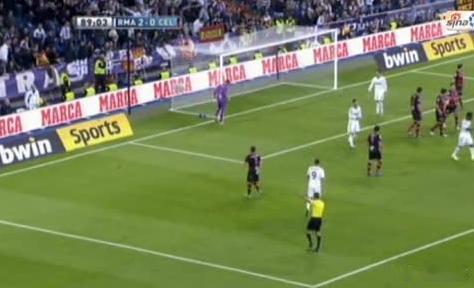 【鲁尼弯刀角球助攻 范佩西破枪手滑跪庆祝】北京时间11月11日凌晨，英超第11轮