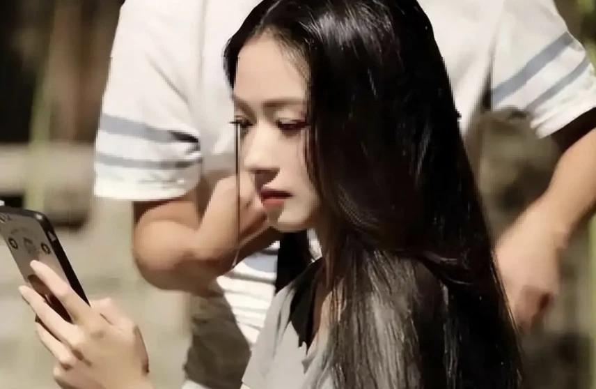 因长得太漂亮，7次拒绝导演要求遭打压，如今43岁才等到掌声。

大家都知道娱乐圈