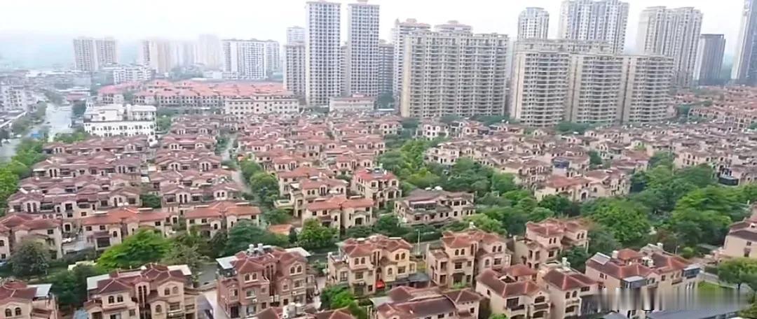 北流市是广西第一强县市，综合实力可以并肩地级市。还有很多富翁的资产是不记入GDP
