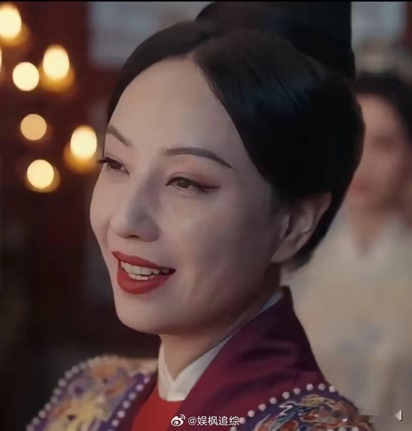 《九重紫》万皇后和庆王谋反失败，她最后多看皇帝一眼都嫌恶心！皇帝是念着夫妻情分，