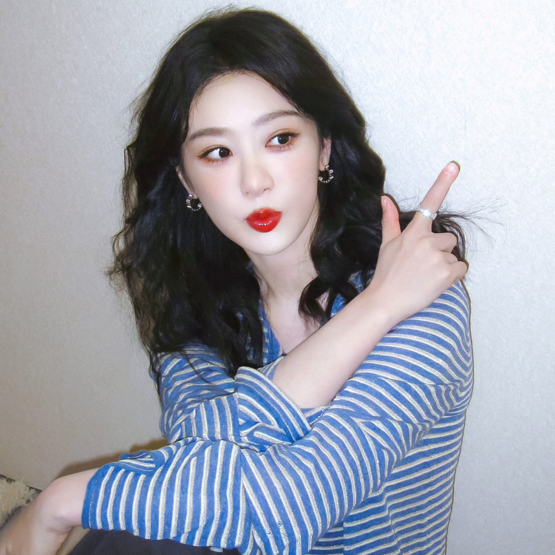 杨紫 营业的紫   杨紫  头像大放送📸💧💐杨紫白菊 