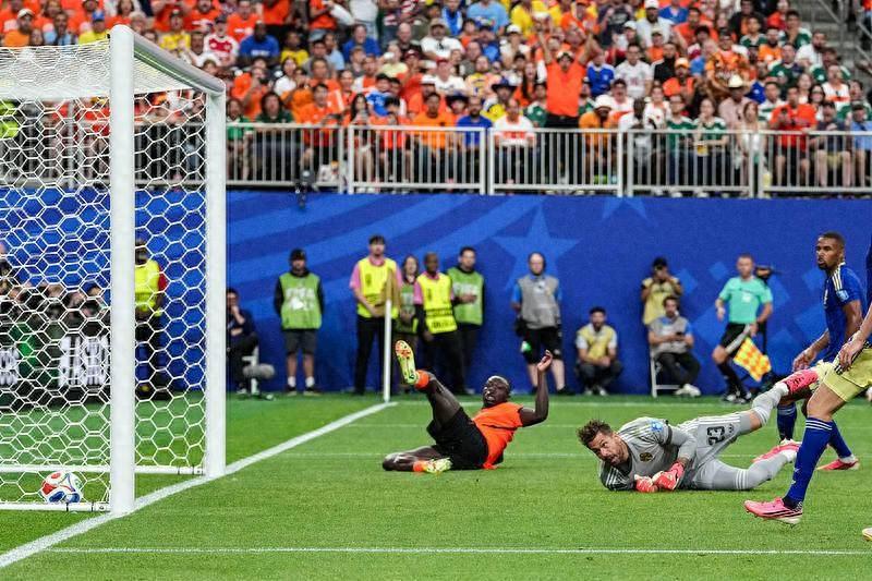 65秒！71秒！世界杯小组赛次轮彻底疯了——开场哨还没凉透，皮球已经滚进网窝。一