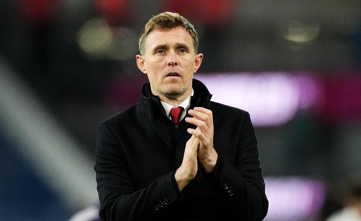 【主教练更迭，足总杯新败或触发一些球员离队】足总杯布莱顿在老特拉福德以2-1战胜