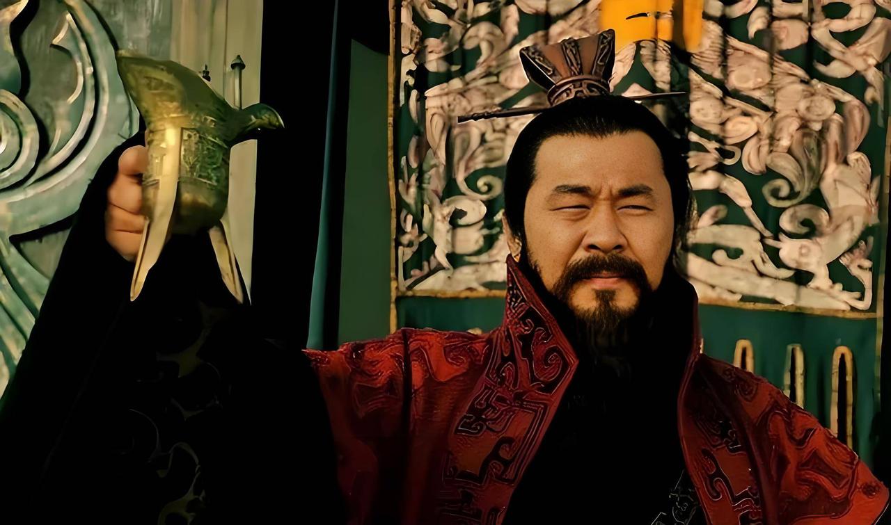 一首流传千古的乐府长诗，里面一定少不了对各类典故的灵活使用，曹操的《短歌行》同样
