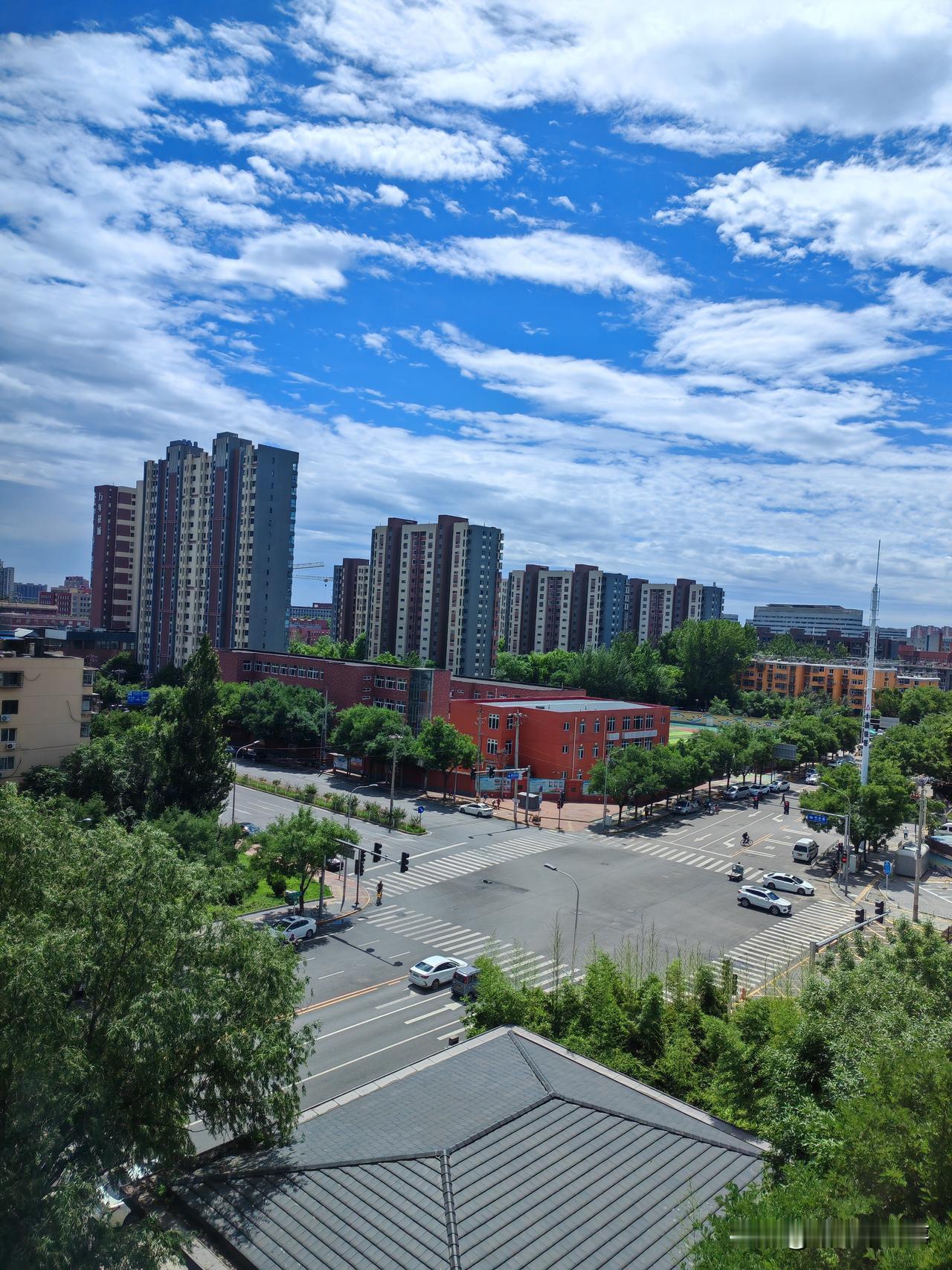 可以
二审可以书面审理
所以要争取开庭
争取的方式很多
可以电话
可以是书面
关