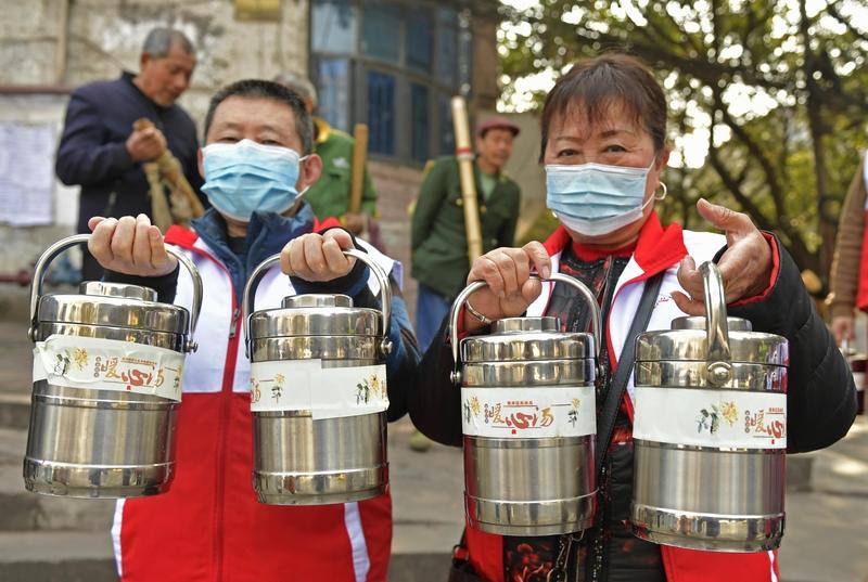 哪有什么天生绝配的夫妻？那些把日子过成诗的，全靠“互相搭把手”的智慧！
 
别迷