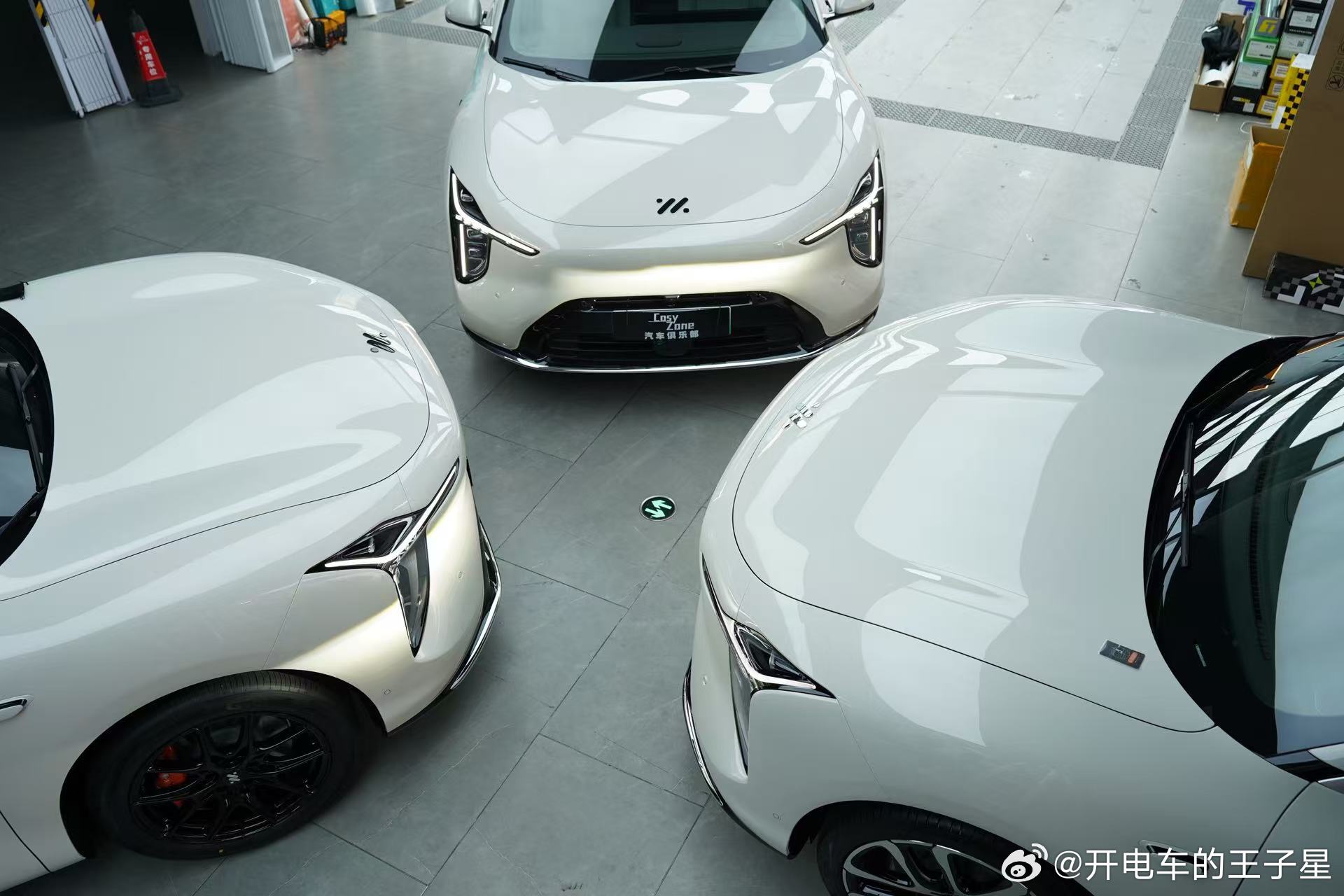 今天早上[泪奔][泪奔][泪奔]一到我店里是这样的真会玩[捂嘴哭][捂嘴哭]LS