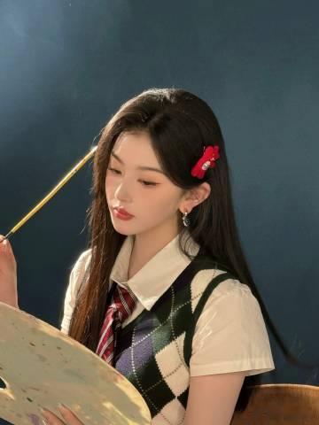 学院风的穿搭风格真的是又温柔又美丽啊。孔雪儿真成雪姐了，简直就是对我的心脏狙击了