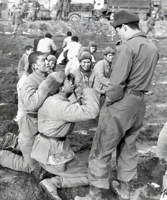 1979年，上甘岭坑道女兵在曼哈顿被一男子拦住：我是你战俘
1979年1月，中美