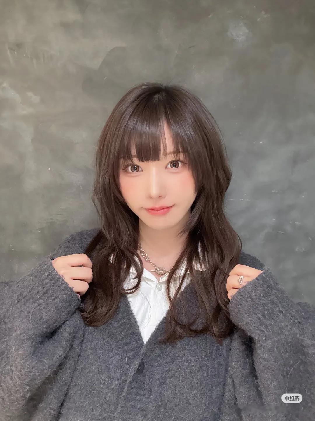 话说日本近几年就推出了许多颜值和气质都相当不错的新晋博主，而靓丽就是其中之一。凭