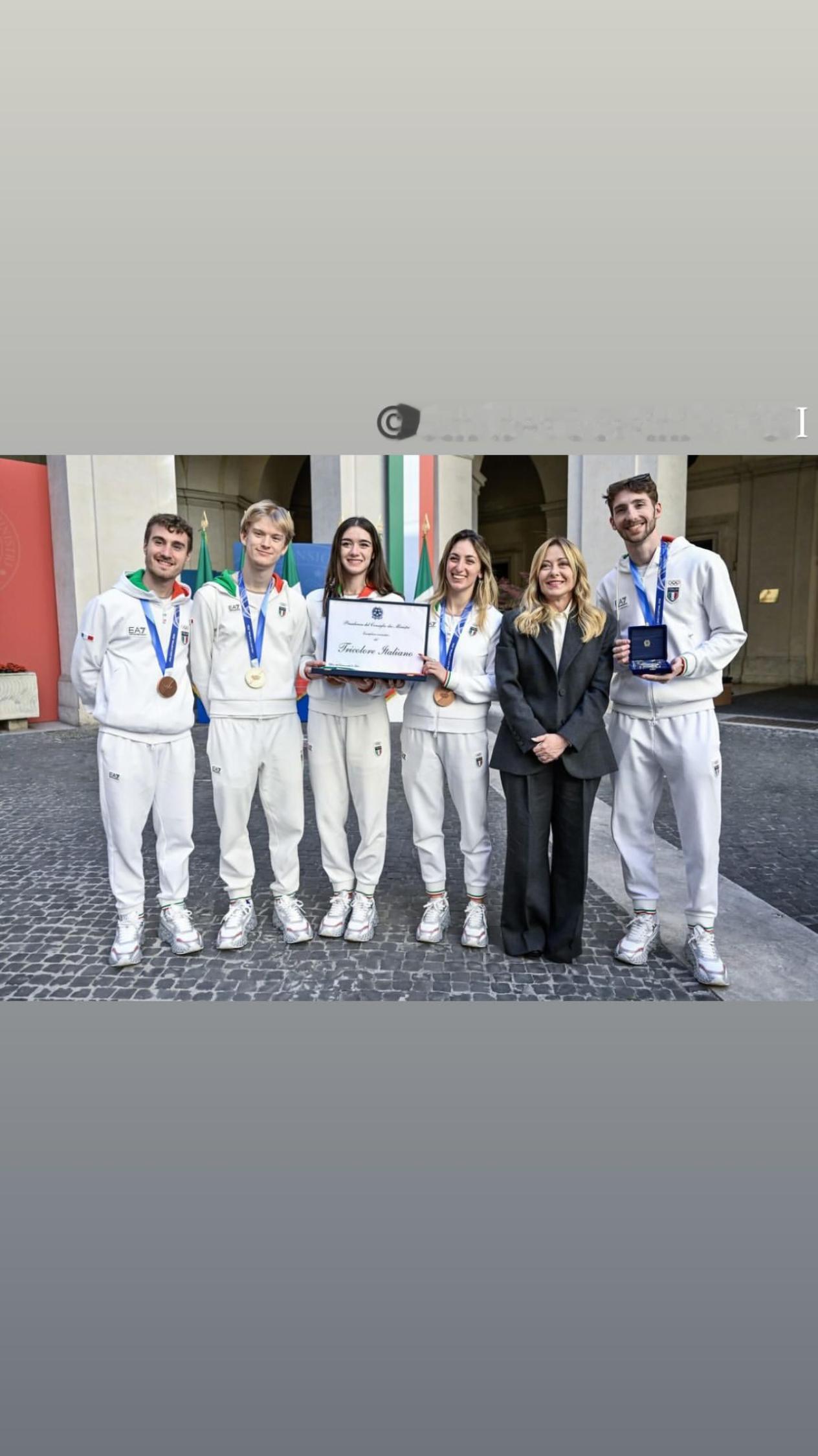 意大利冬奥会表彰大会的呆梨之光，图3不认识，只觉得很帅 