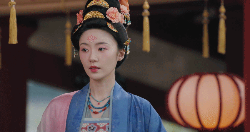 莫离 我的评分：张月莫离演太妃 刚才还觉得张月是乖巧唱跳担当，一进《莫离》眼刀甩