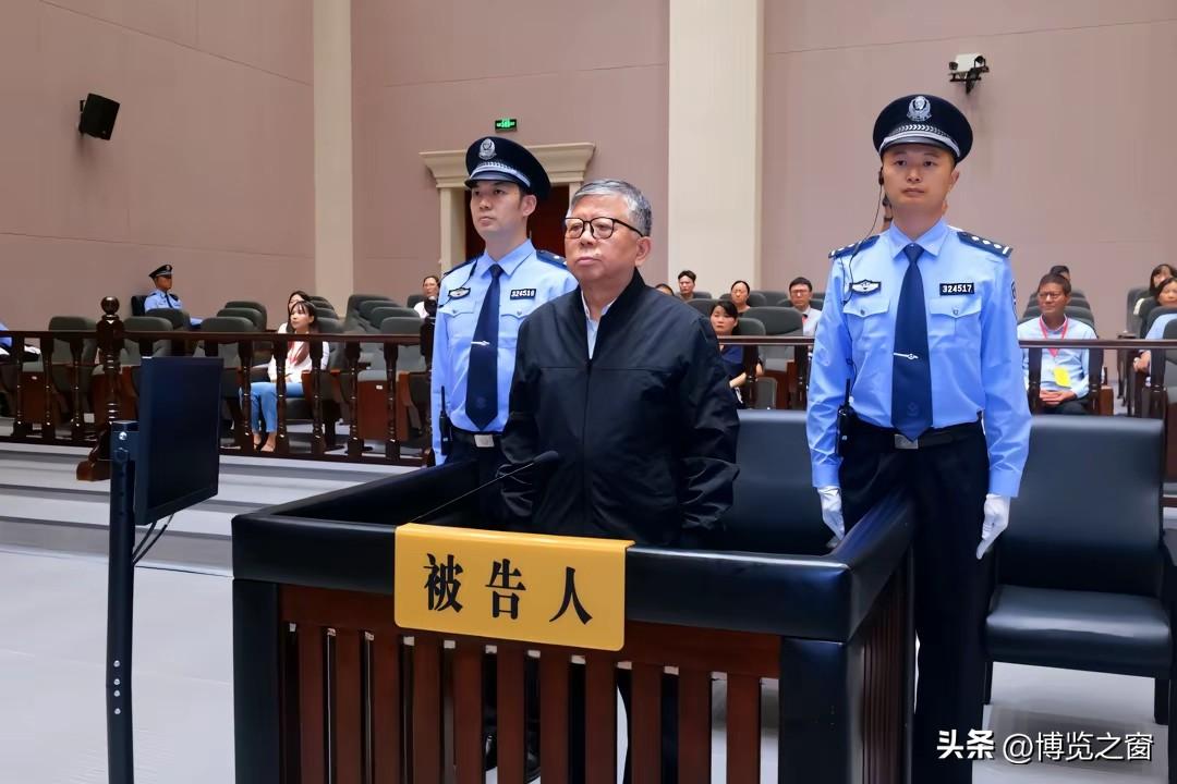 巨贪杨有林，涉案22亿必须死刑，立即执行，否则法律根本没有震慑力
 
2026年