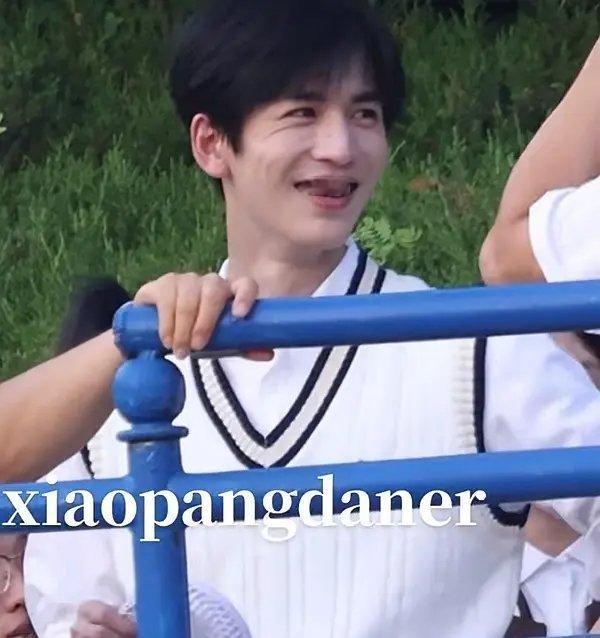 张凌赫真的可以毁掉樱桃琥珀这部剧。 ​​​