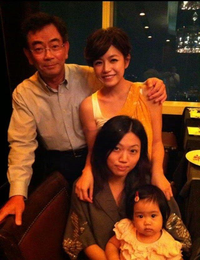 陈妍希发文悼念爸爸：就算有一天我到了天上，我还是会一直爱您。从小被爸爸捧在手心的