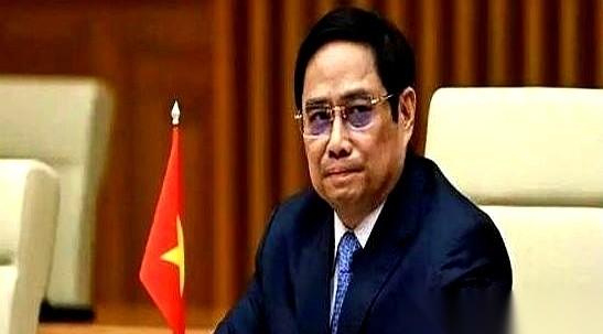 越南国会，455只手刷一下举了起来，只有4票反对。
就这么几秒钟，一条跑了一百多