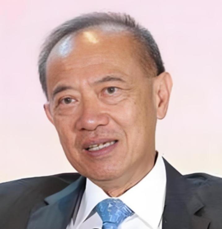 终于有人说出了大实话！新加坡前外长杨荣文说：不要看美国动不动就威胁中国，制裁中国