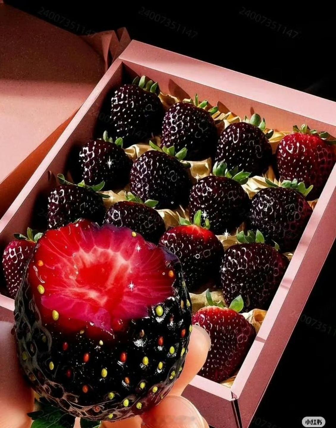 车厘子降价后黑草莓成水果新贵我好像除了红色，其他都没吃过。有没有人可以说说，贵的