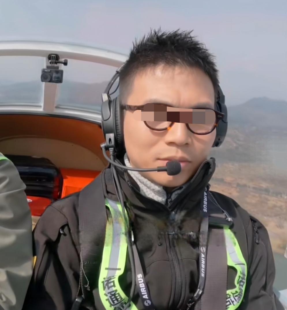 开飞机回家过年，这样的新闻，这两年，年年都有。

有人选择的是直升飞机，有人则选