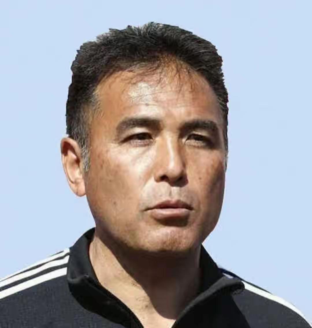 日本足协技术总监影山雅永这次真是“社死”了。58岁的他在去智利观摩U20世界杯途