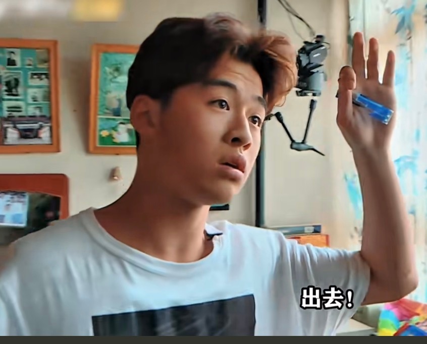 变形计黄润秋为出轨道歉变化好大都没看出来这是同一个人[允悲][允悲][允悲]其实