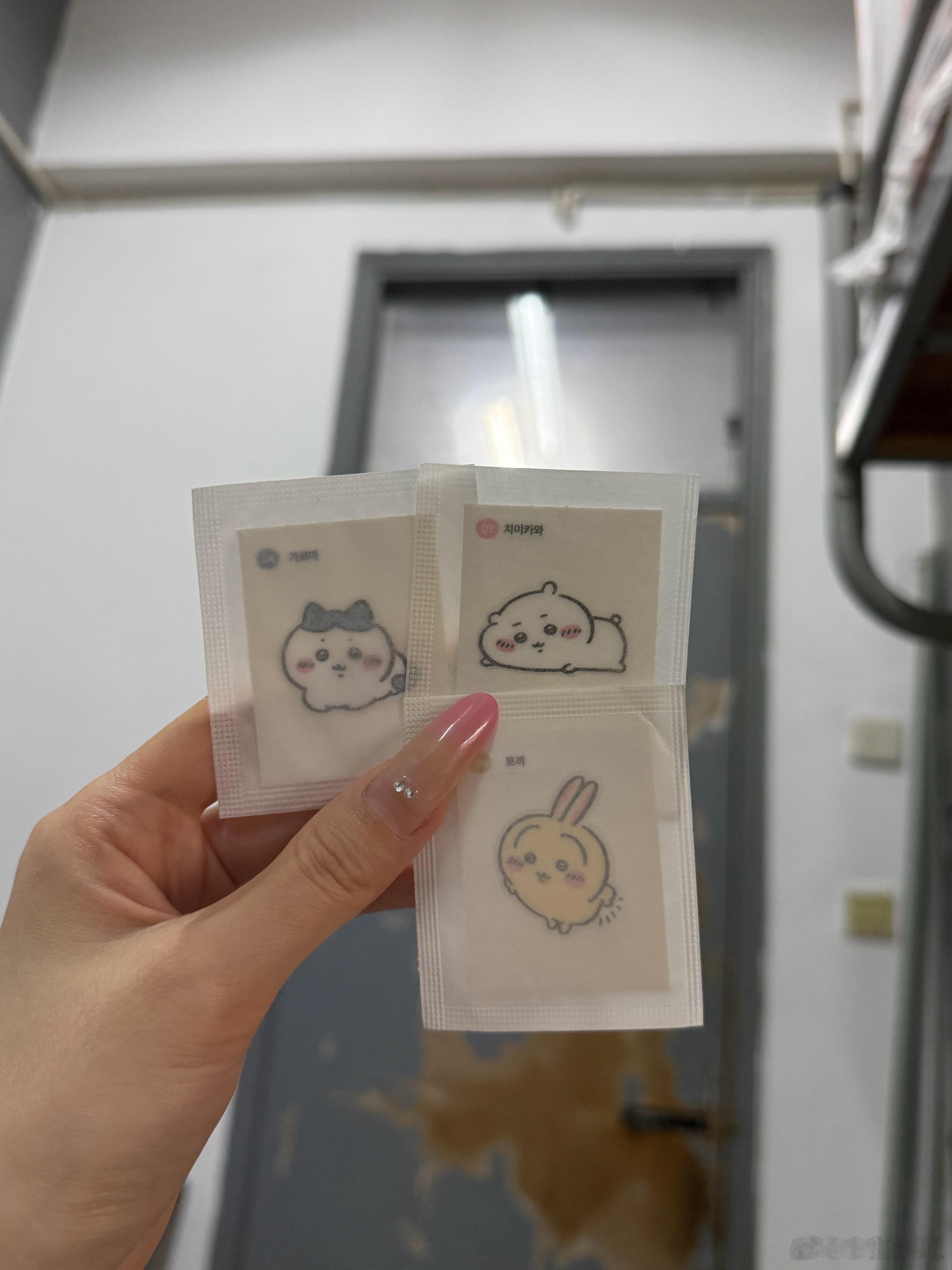 终于在宿舍过上了四点睡觉下午两点起床没课就去打游戏有活动就去追线下 早上九点没人