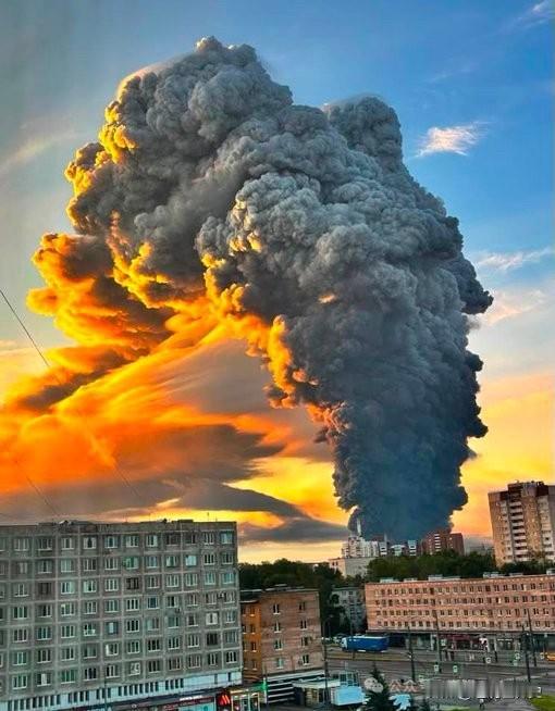 近日俄罗斯的天空，似乎美得像一幅幅画儿…